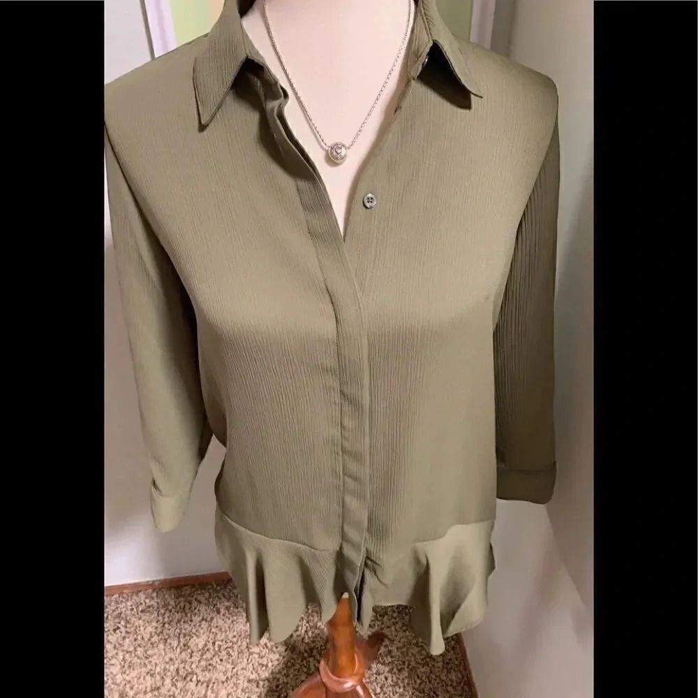 NWT 3/4 Sleeve Olive Green Blouse, Ruffled Hem 191